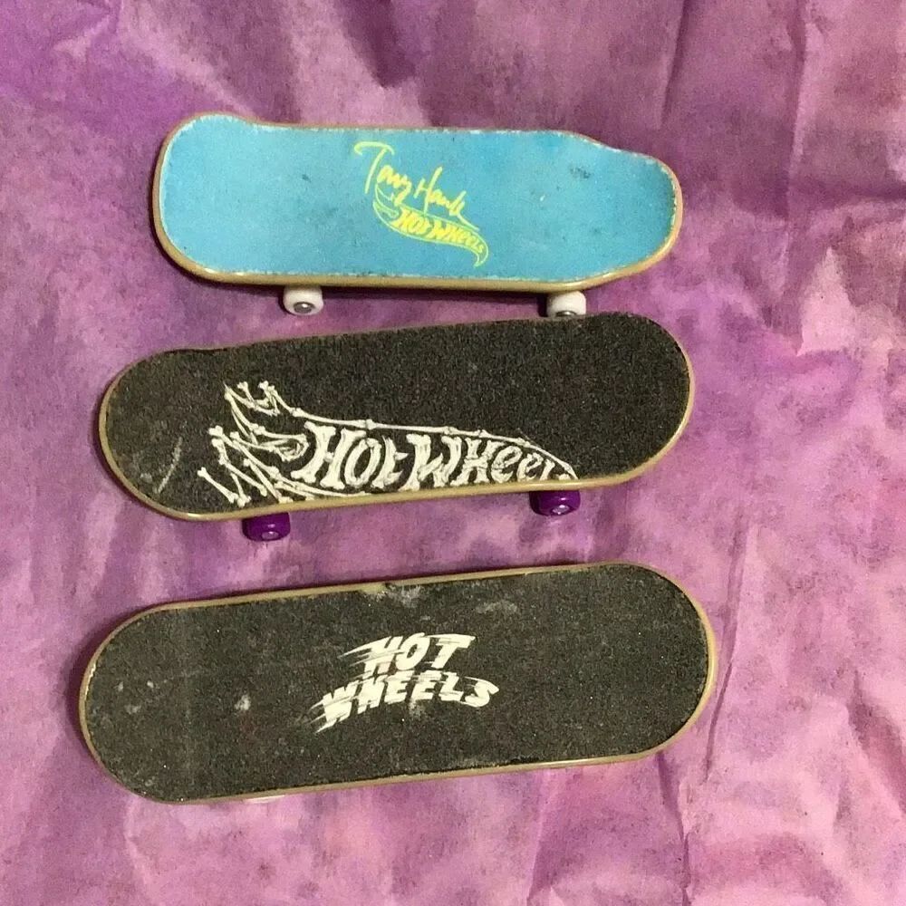 Set of three hard to come by Tony hawk, finger skateboard by hot wheels